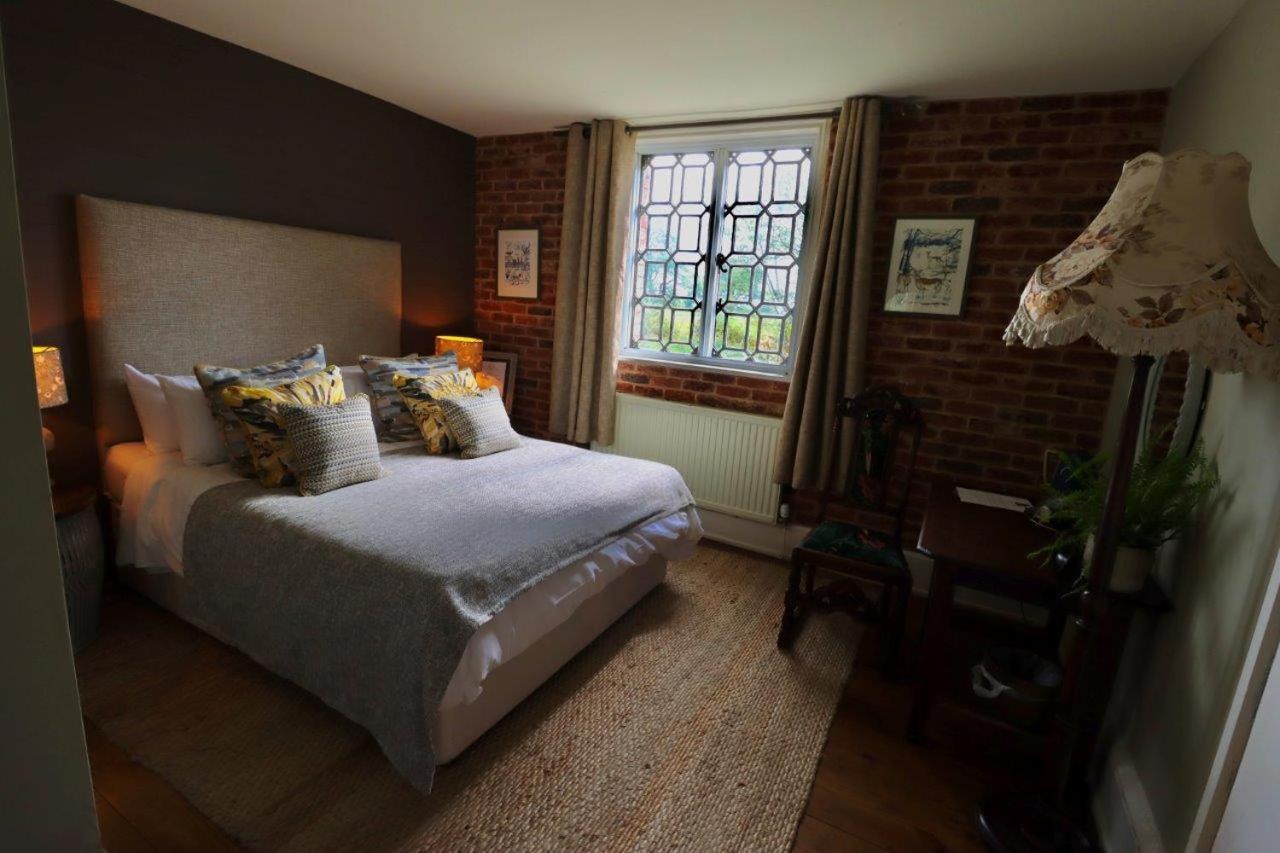 Hôtel The Cholmondeley Arms à Wrenbury Extérieur photo