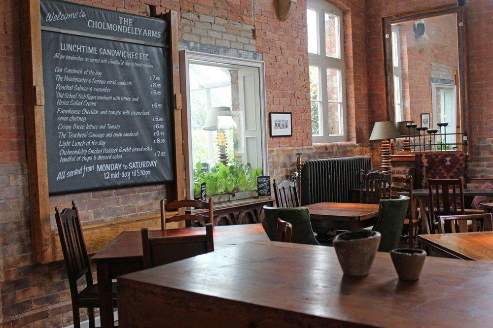 Hôtel The Cholmondeley Arms à Wrenbury Extérieur photo